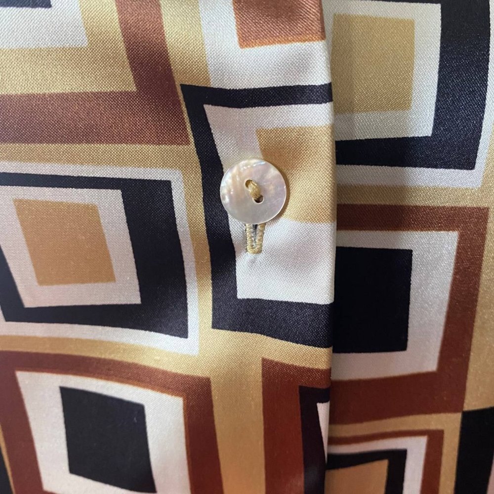 Geometric Patterned Button Down Shirt - Picture 4 of 7